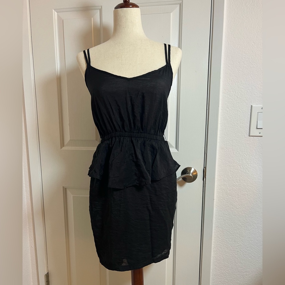 2B Bebe Black Dress with‎ Peplum Detail Size XS